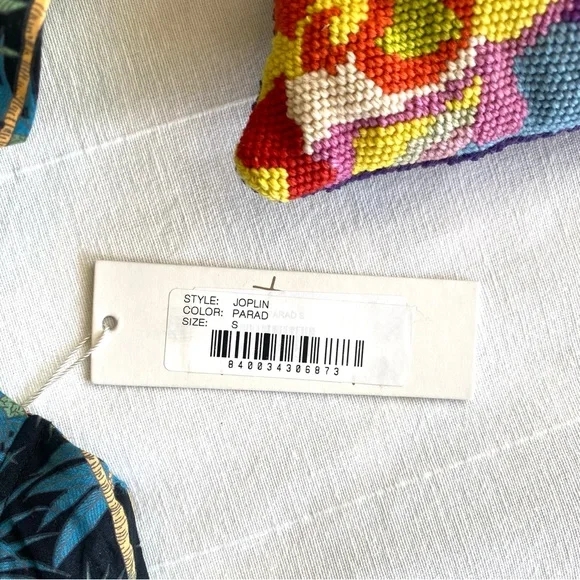 NWT Petersyn X Revolve Joplin Paradise floral flutter sleeve crop top - Picture 11 of 12